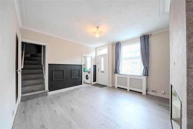 11, South End Terrace, West Yorkshire photo 3