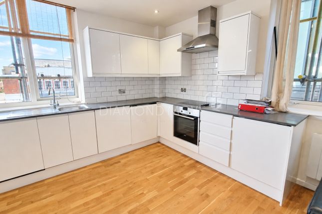 Bath Road, Slough photo 3