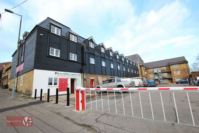 Thumbnail Flat to rent in Brewery Road, Hoddesdon