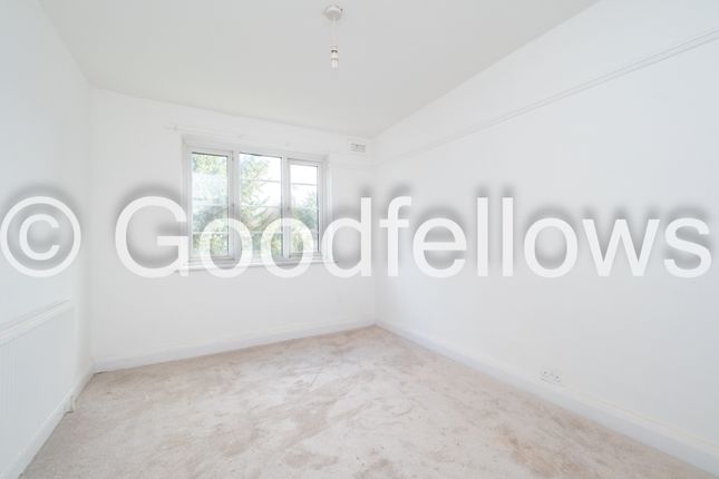 6,, Briar Court, Cheam photo 5