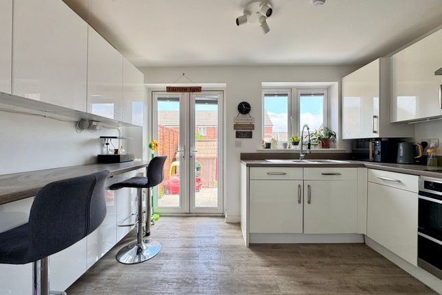 30 Liberator Lane, Wantage photo 2