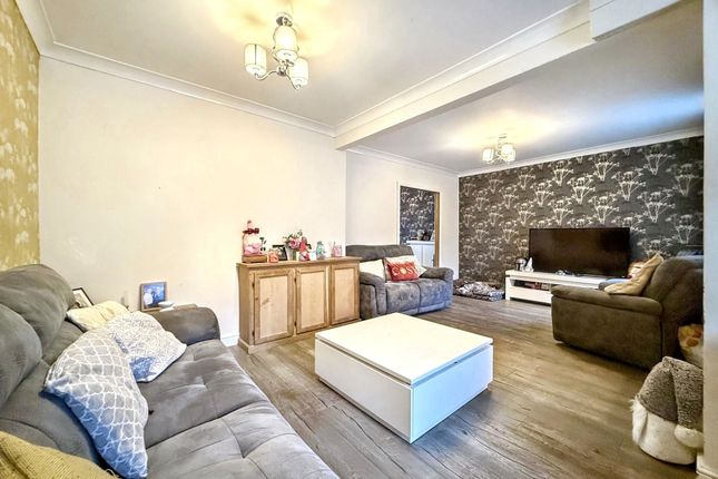 36, Garside Grove, Peterlee photo 4