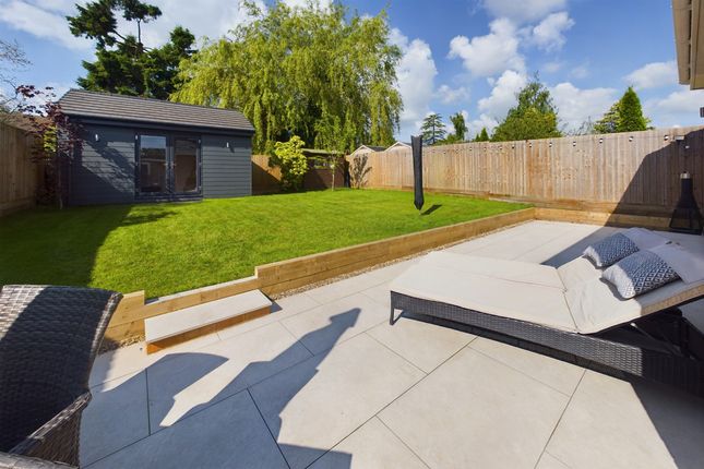 28, Bartel Close, Leverstock Green photo 4
