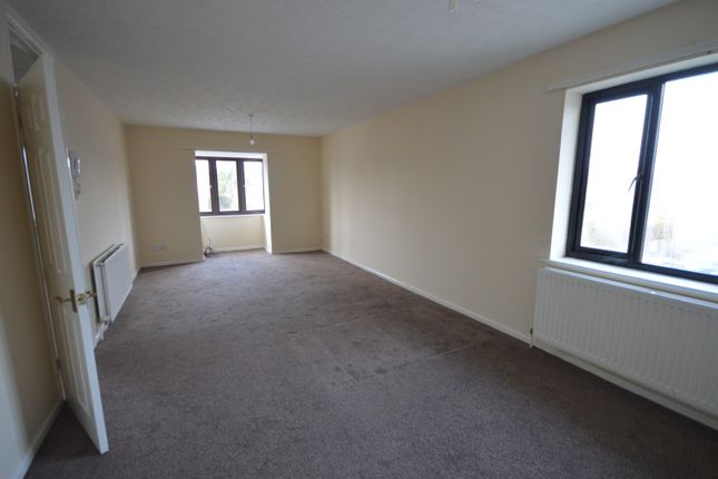 Flat to rent in Weyhill Road, Andover