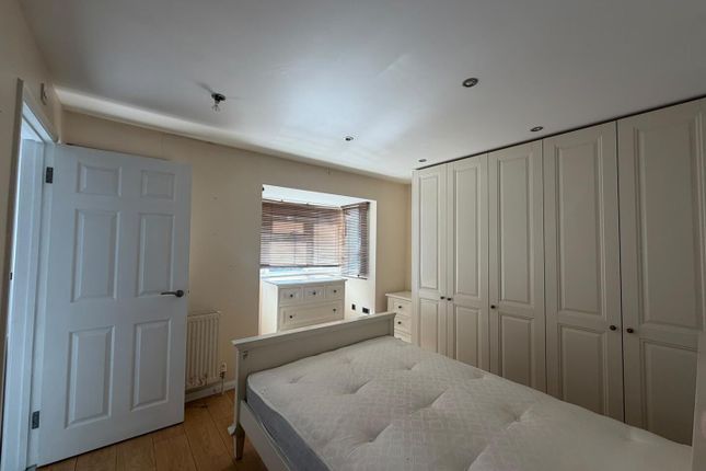 278B, Hall Lane, London photo 4