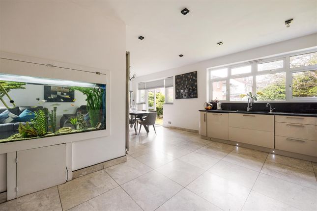 20, Aldersbrook Road, Wanstead photo 3