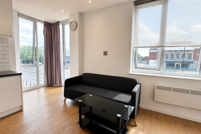 Flat 7, Slough photo 3