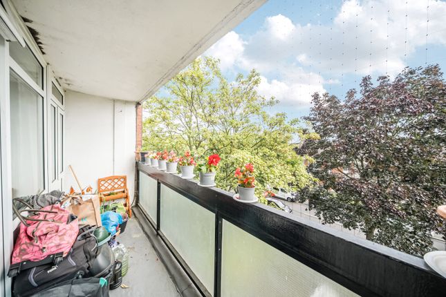 Flat 7, Merryfield House,, Grove Park Road, London photo 4