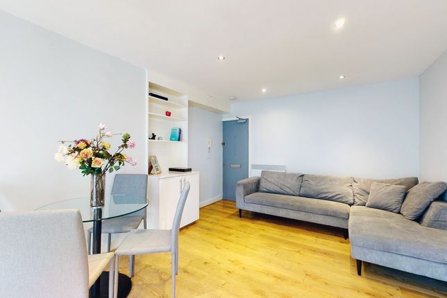 Thumbnail Flat to rent in Dewsbury Court, Chiswick Road, London