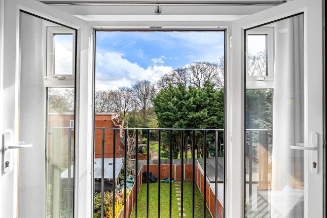 Terraced house for sale in Lynton Avenue, North Finchley, London