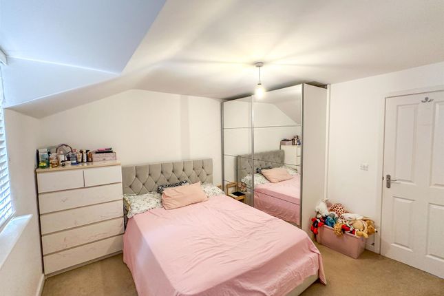 35, Rochester Road, Corby photo 4