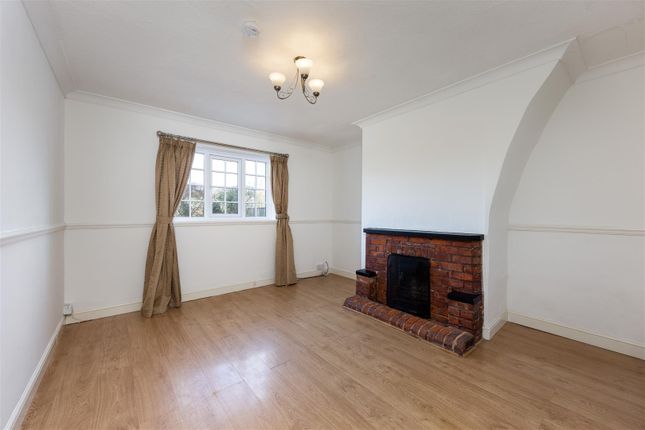 Ivy Cottage, Main Road, Shalfleet photo 3