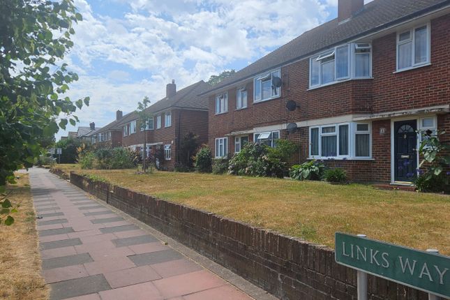 8, Links Way, Beckenham photo 2