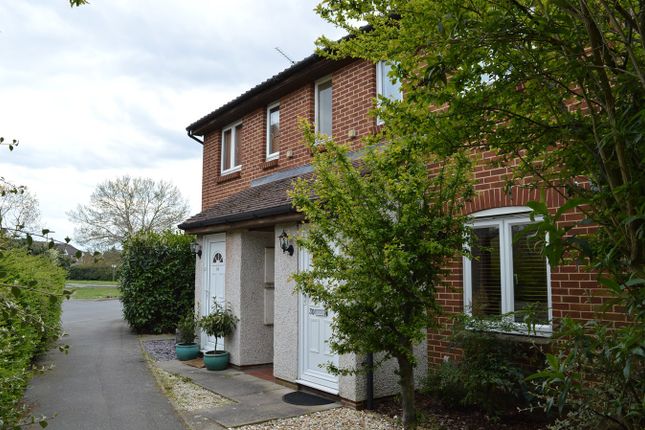Flat to rent in Shaw Drive, Walton-On-Thames