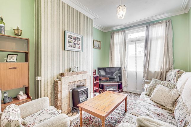 31, Marguerite Drive, Leigh-on-sea photo 4