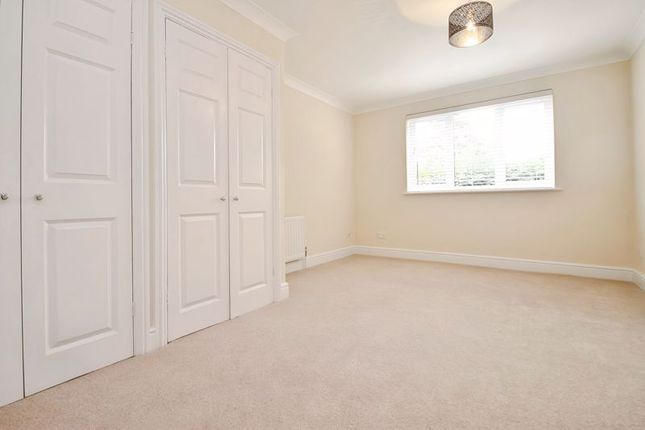 1, Hanover Court, 432 Uxbridge Road, Pinner photo 4