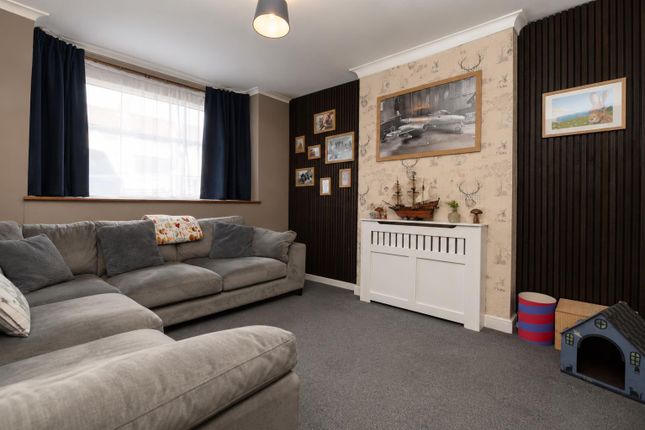 36, Elmhurst Road, Fareham photo 2