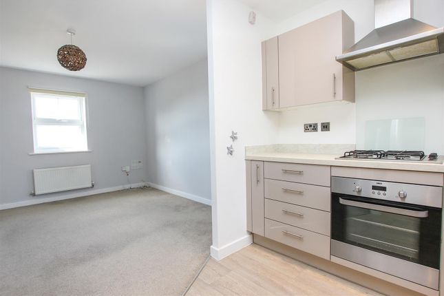 16, Nina Carroll Way, Kettering photo 4