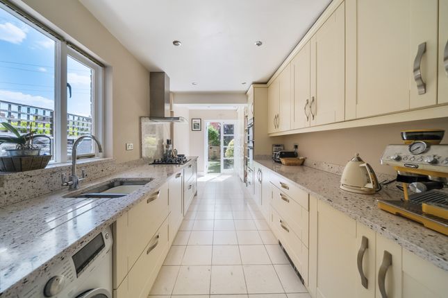 12, St. Leonards Avenue, Windsor photo 3