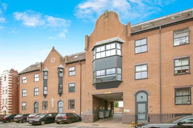 Flat for sale in Norwich Avenue West, Bournemouth, Dorset