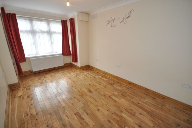 2a, Milton Crescent, Ilford photo 5