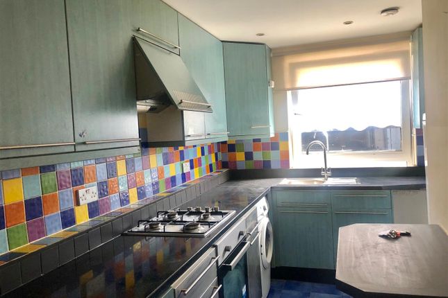 3-bed flat on 17, Dartington House, London, £560,000
