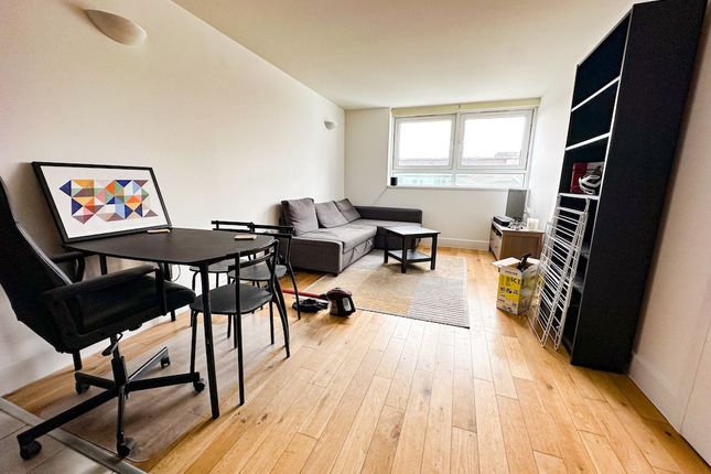 Thumbnail Flat to rent in Hacon Square, Richmond Road, Hackney