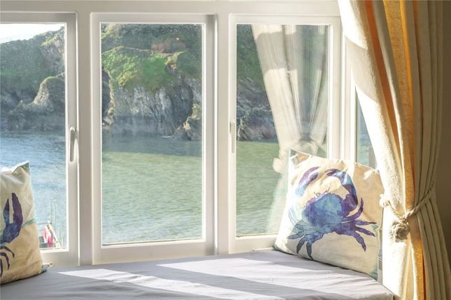 East Cliff Cottage, The Warren, Looe photo 3