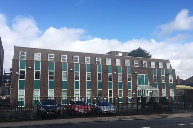 Thumbnail Office to let in Manor Park Chambers, High Street, Aldershot, Hampshire