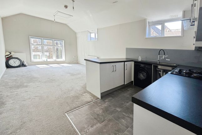 Flat 3, 3, Mews Close, Huntingdon photo 2