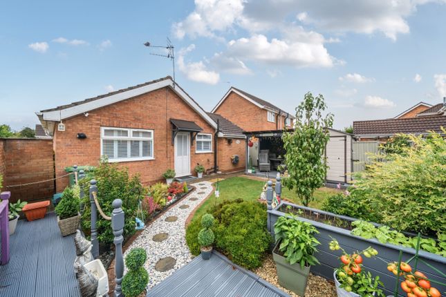 2-bed detached on 11, Cardinal Court, Grimsby, £225,000