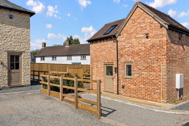 The Byre (Barn 4), Curacy Farm, Old School Lane, Warwickshire photo 3