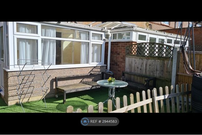Cypress Grove, Hainault, Ilford photo 2