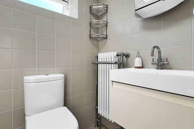 111, Nimrod Road, London photo 4