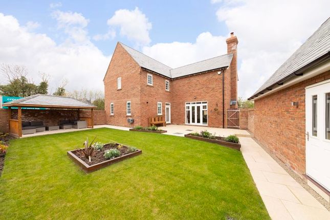 Detached house for sale in Widdowson Close, Didcot