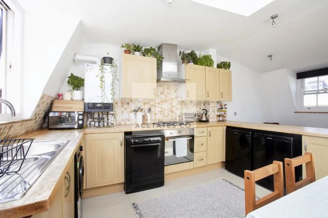 Flat for sale in Roman Road, Bow, London
