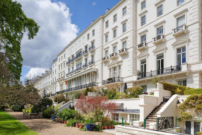 Flat for sale in Hyde Park Gardens, London