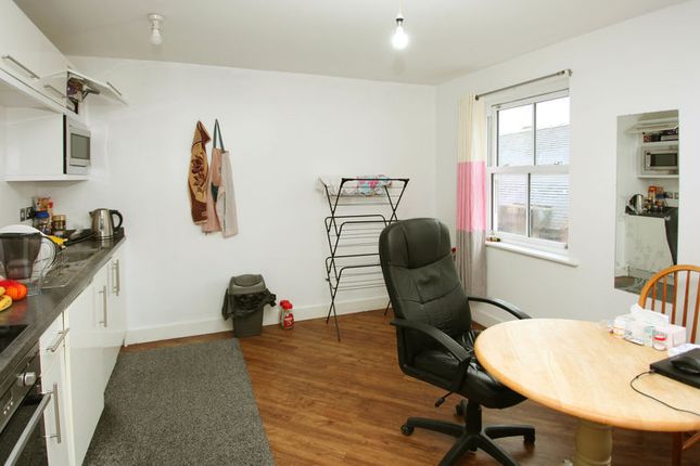 12, Ten Tree Croft, Telford photo 2