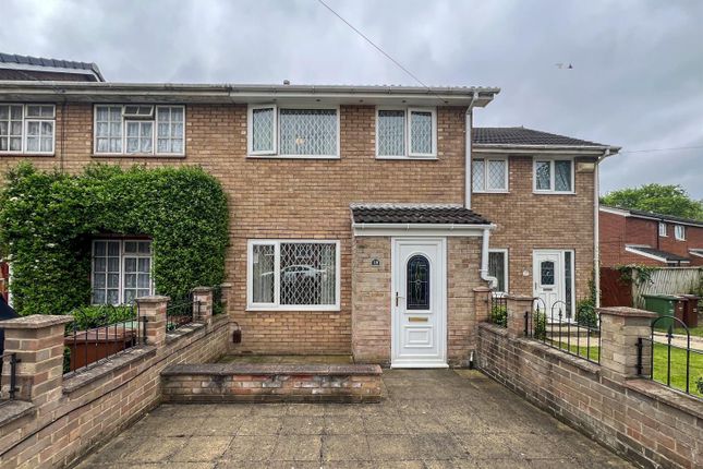 Thumbnail Town house for sale in Aysgarth Drive, Wakefield