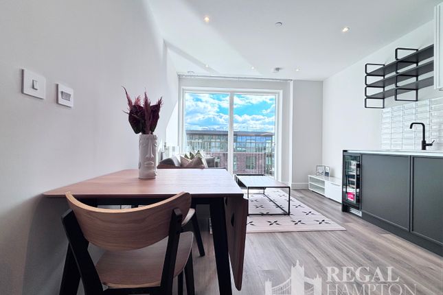 903, Cairncross House, 17 Townsend Road, London photo 3