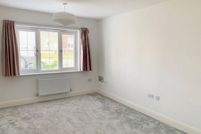 2 Whitethorn Avenue, Harrogate photo 2