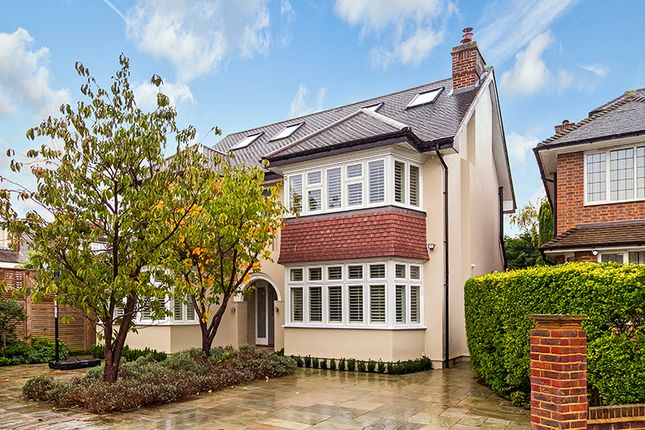 Detached house to rent in Stonehill Close, London
