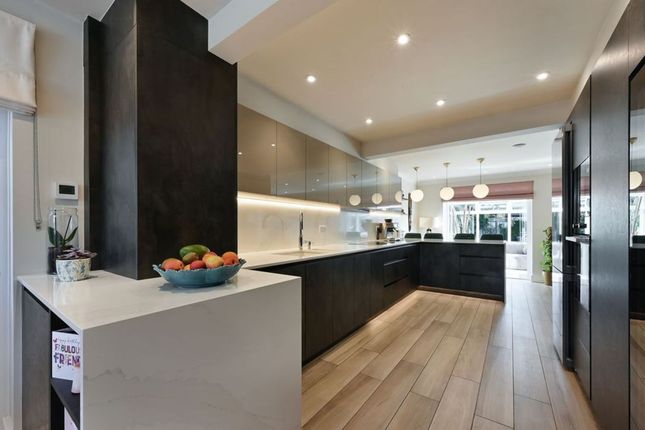 18 Mandeville Drive, Surbiton photo 4