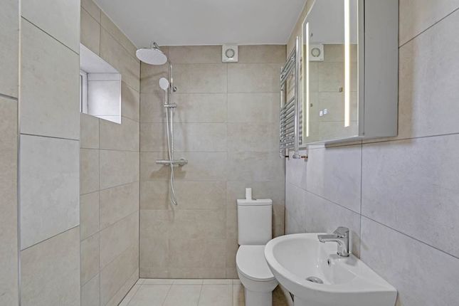 Flat 3, 8 The Grove, Greenford photo 4