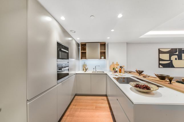 Flat for sale in Camellia House At Paddington Gardens, Paddington