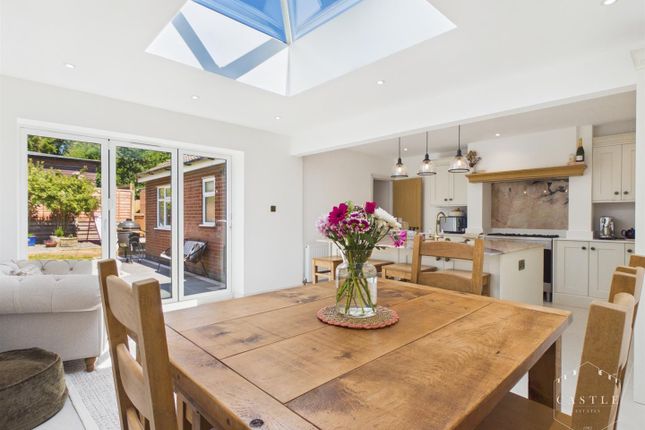 29, De La Bere Crescent, Burbage photo 3