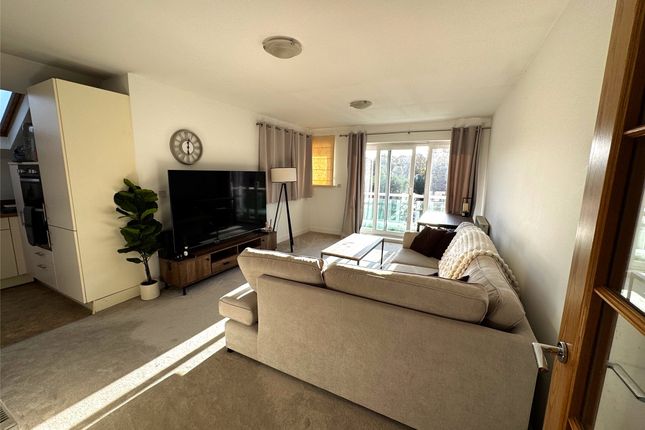 56, Hill View, Surrey photo 2