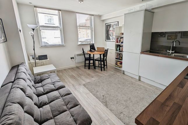 Flat 1, Cardiff photo 2