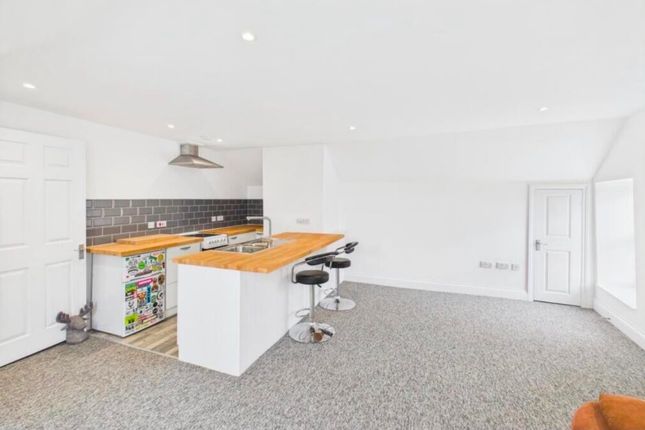 Flat 7, 2 Market Place, St. Columb photo 3