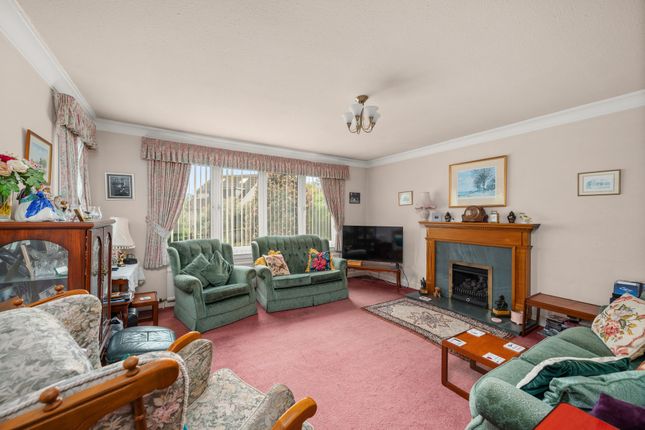 3 Rosemarkie Crescent, Dundee photo 3